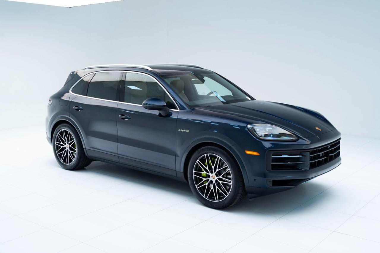 2026 Porsche Cayenne E-Hybrid Pompano Beach FL