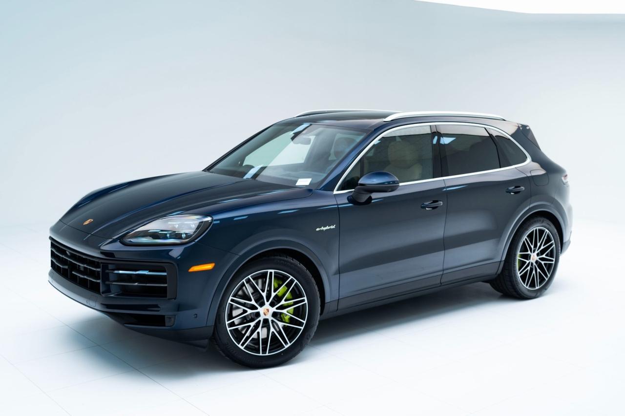 2026 Porsche Cayenne E-Hybrid Pompano Beach FL