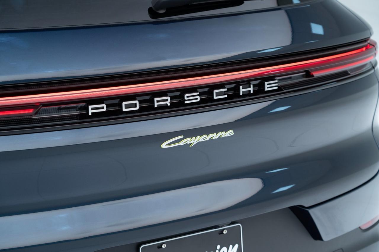 2026 Porsche Cayenne E-Hybrid Pompano Beach FL