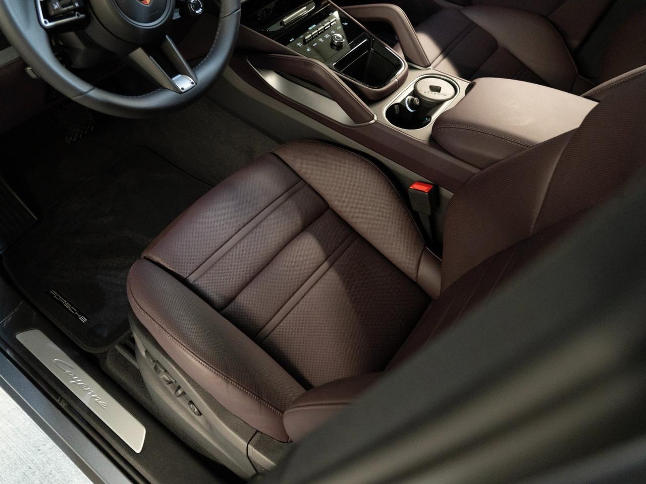 2026 Porsche Cayenne E-Hybrid Pompano Beach FL