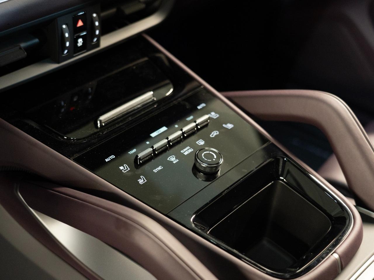 2026 Porsche Cayenne E-Hybrid Pompano Beach FL
