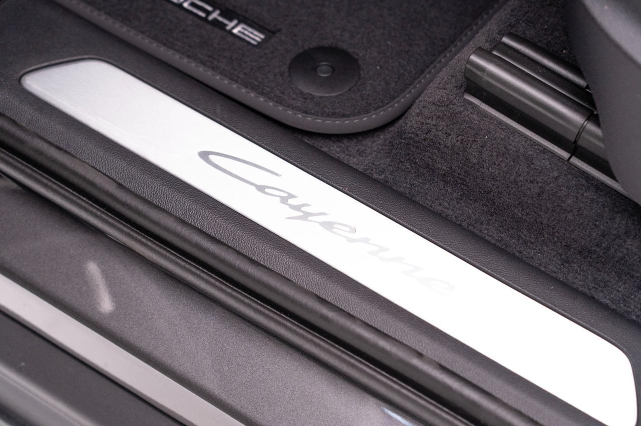 2026 Porsche Cayenne E-Hybrid Pompano Beach FL