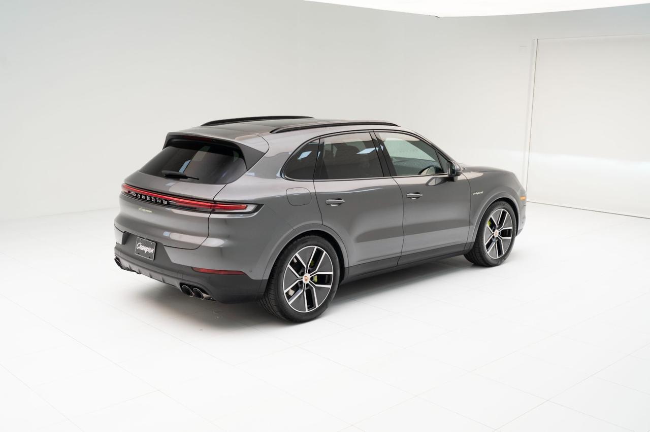 2026 Porsche Cayenne E-Hybrid Pompano Beach FL
