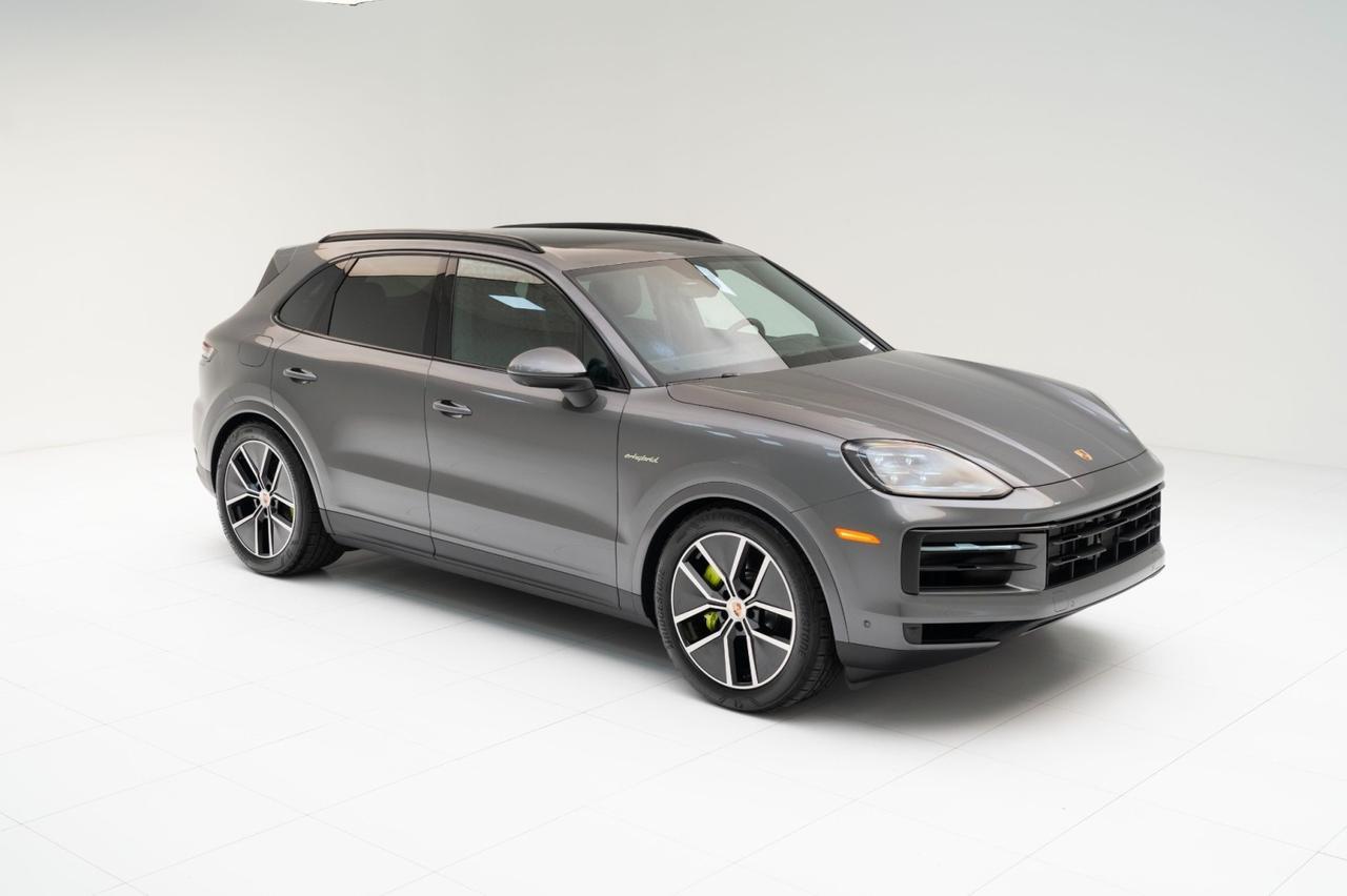 2026 Porsche Cayenne E-Hybrid Pompano Beach FL