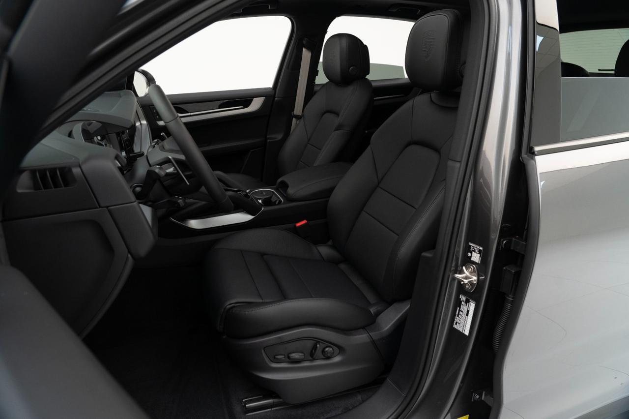 2026 Porsche Cayenne E-Hybrid Pompano Beach FL