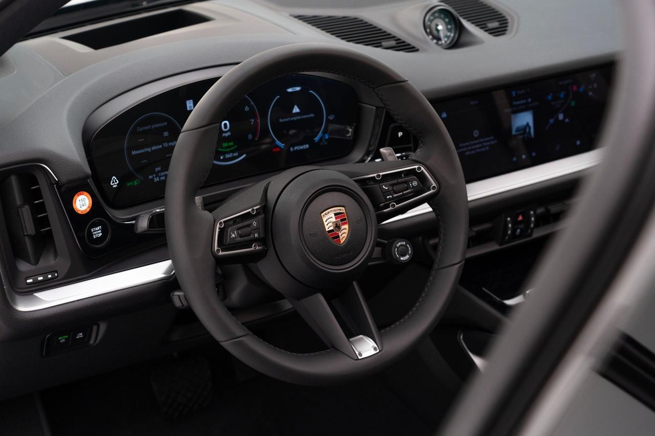2026 Porsche Cayenne E-Hybrid Pompano Beach FL