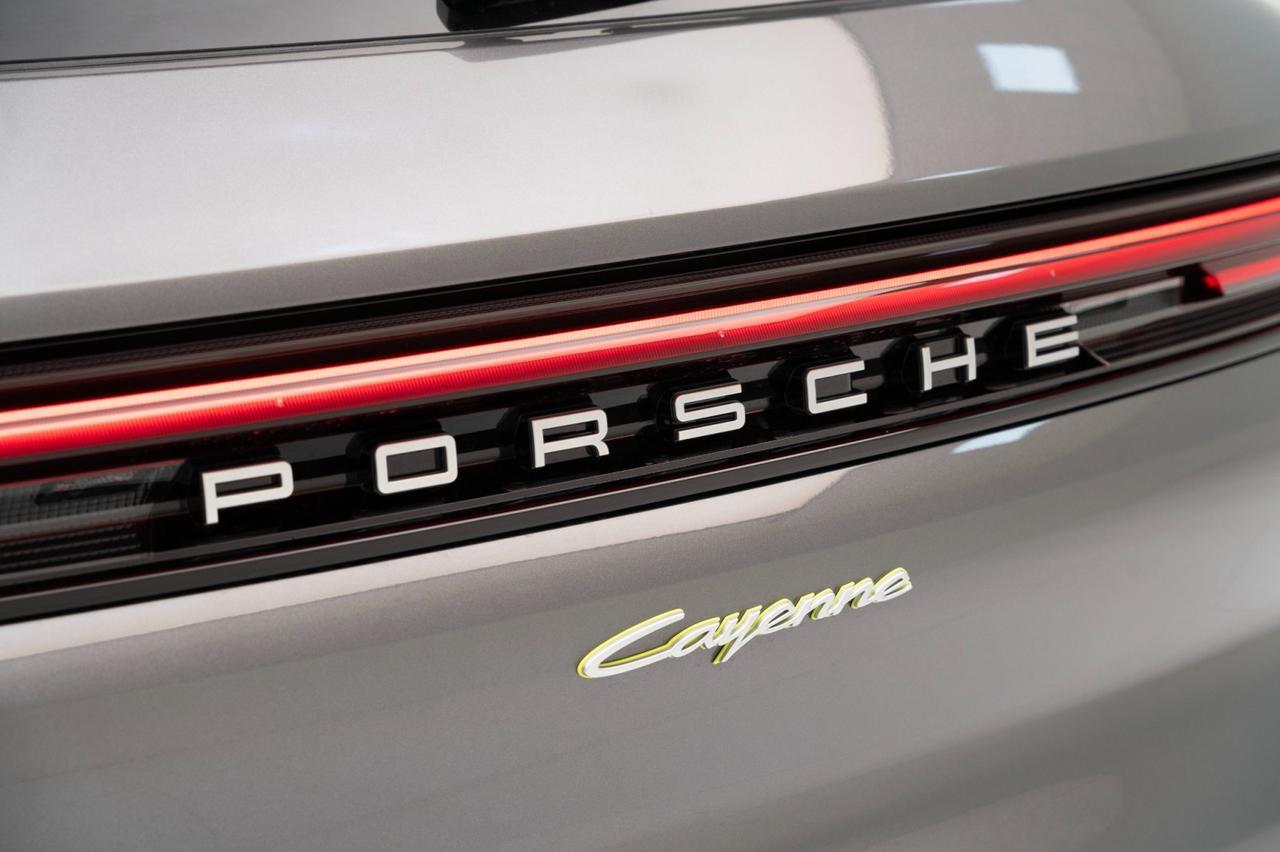 2026 Porsche Cayenne E-Hybrid Pompano Beach FL