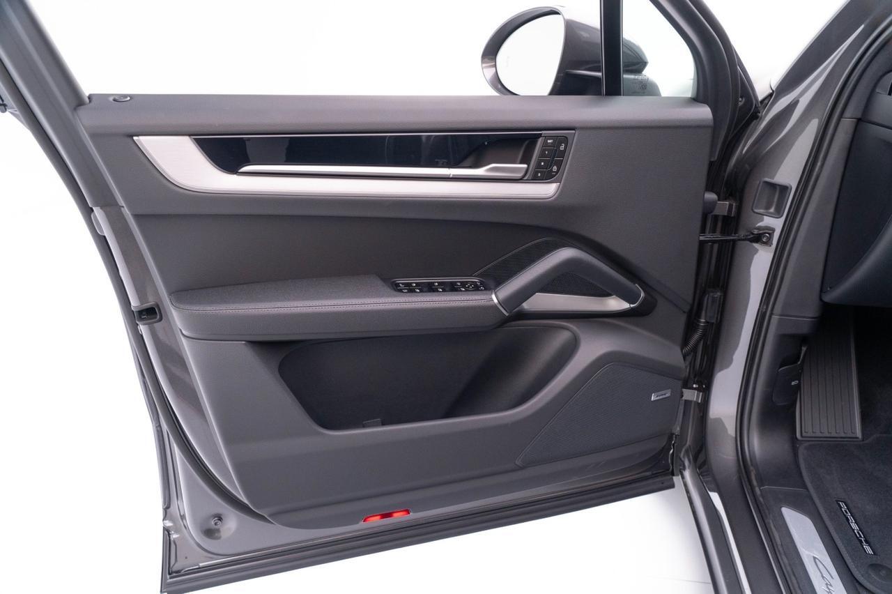 2026 Porsche Cayenne E-Hybrid Pompano Beach FL