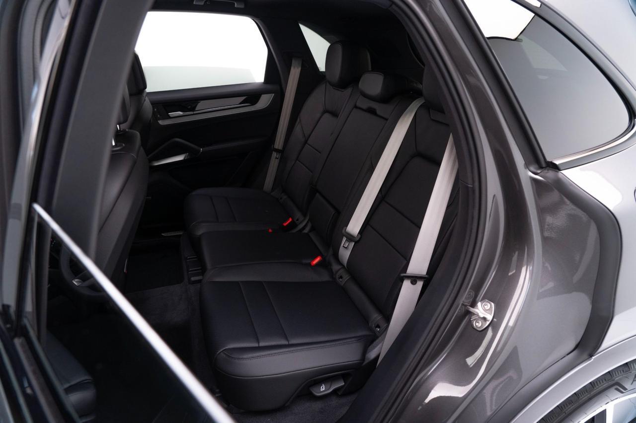 2026 Porsche Cayenne E-Hybrid Pompano Beach FL