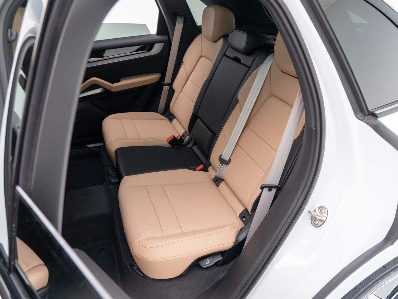 2026 Porsche Cayenne E-Hybrid Pompano Beach FL