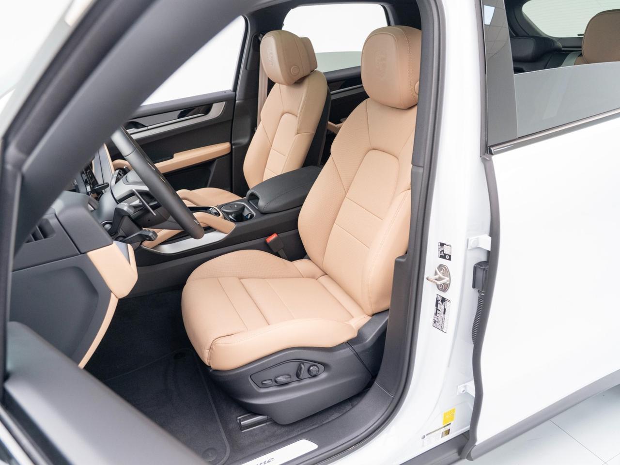 2026 Porsche Cayenne E-Hybrid Pompano Beach FL