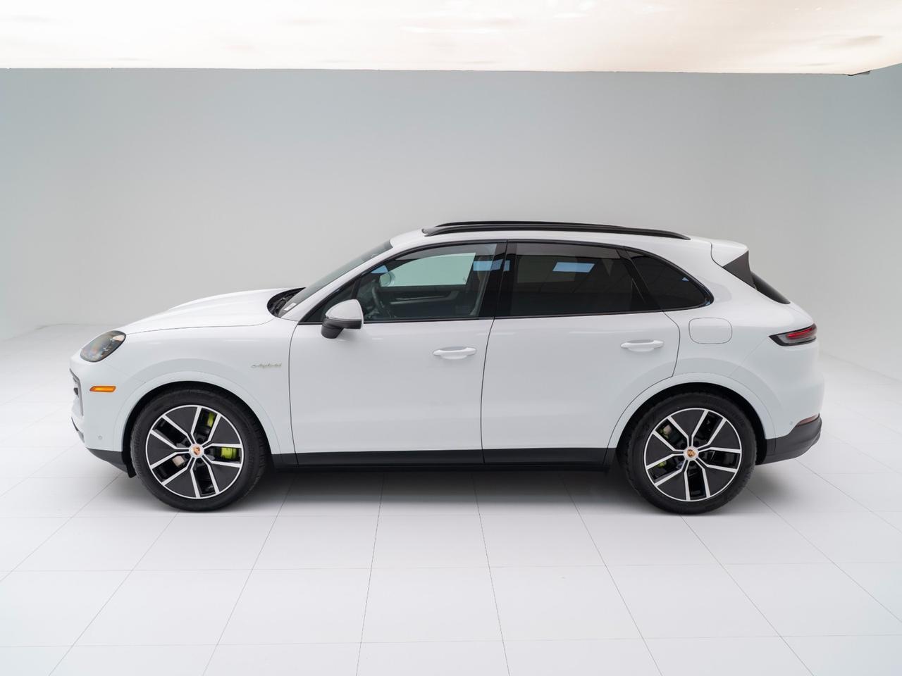 2026 Porsche Cayenne E-Hybrid Pompano Beach FL