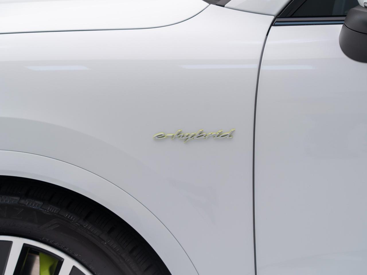 2026 Porsche Cayenne E-Hybrid Pompano Beach FL
