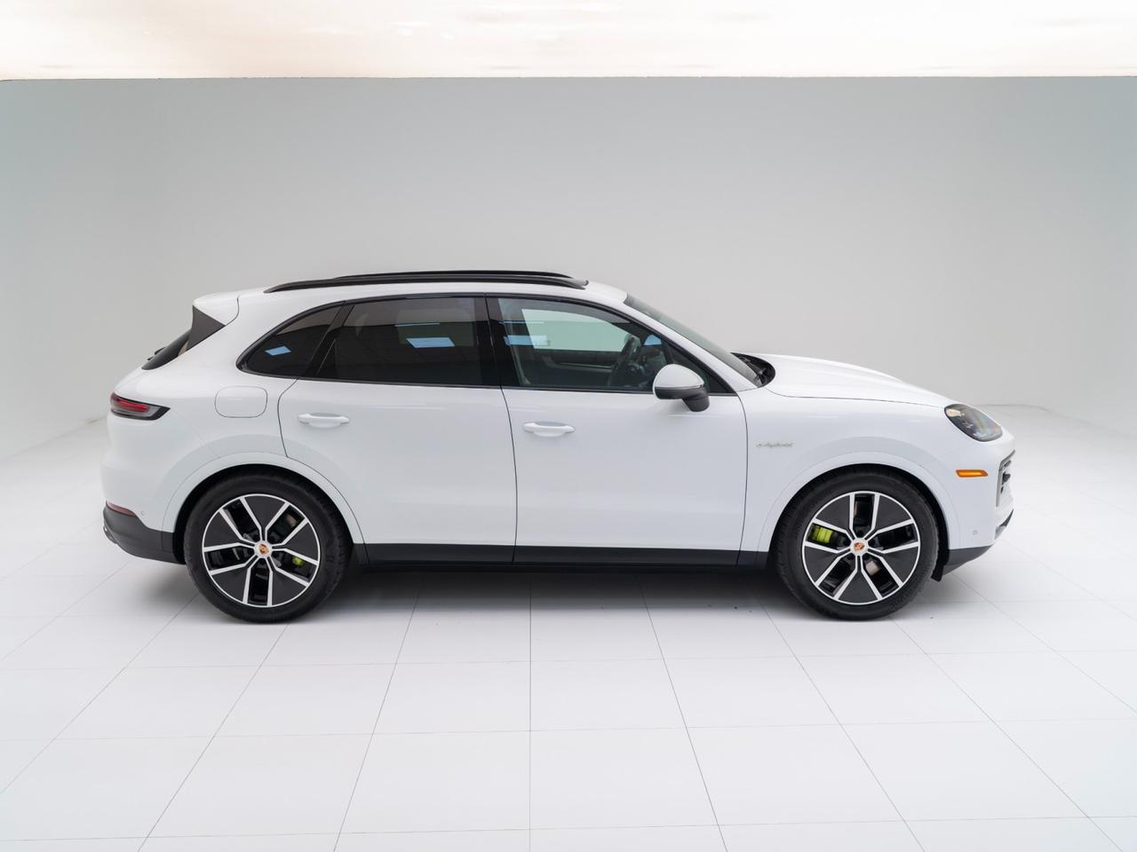 2026 Porsche Cayenne E-Hybrid Pompano Beach FL