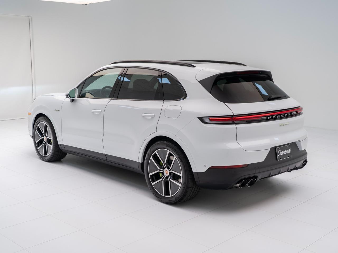 2026 Porsche Cayenne E-Hybrid Pompano Beach FL