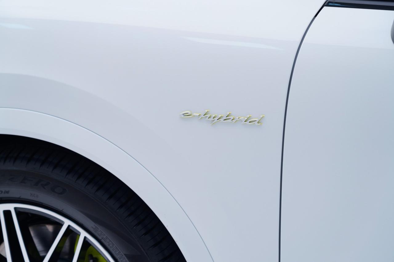 2026 Porsche Cayenne E-Hybrid Pompano Beach FL