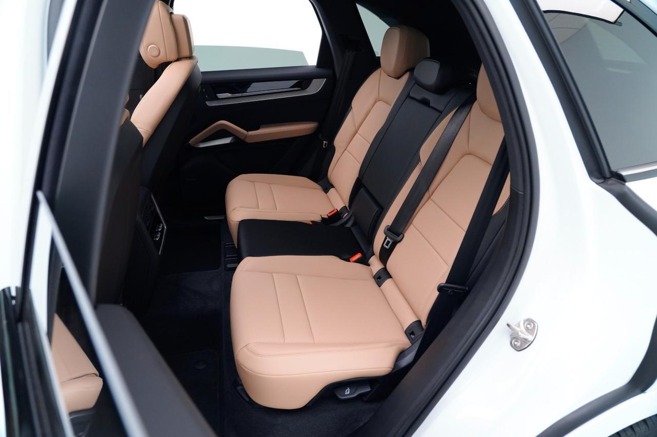 2026 Porsche Cayenne E-Hybrid Pompano Beach FL