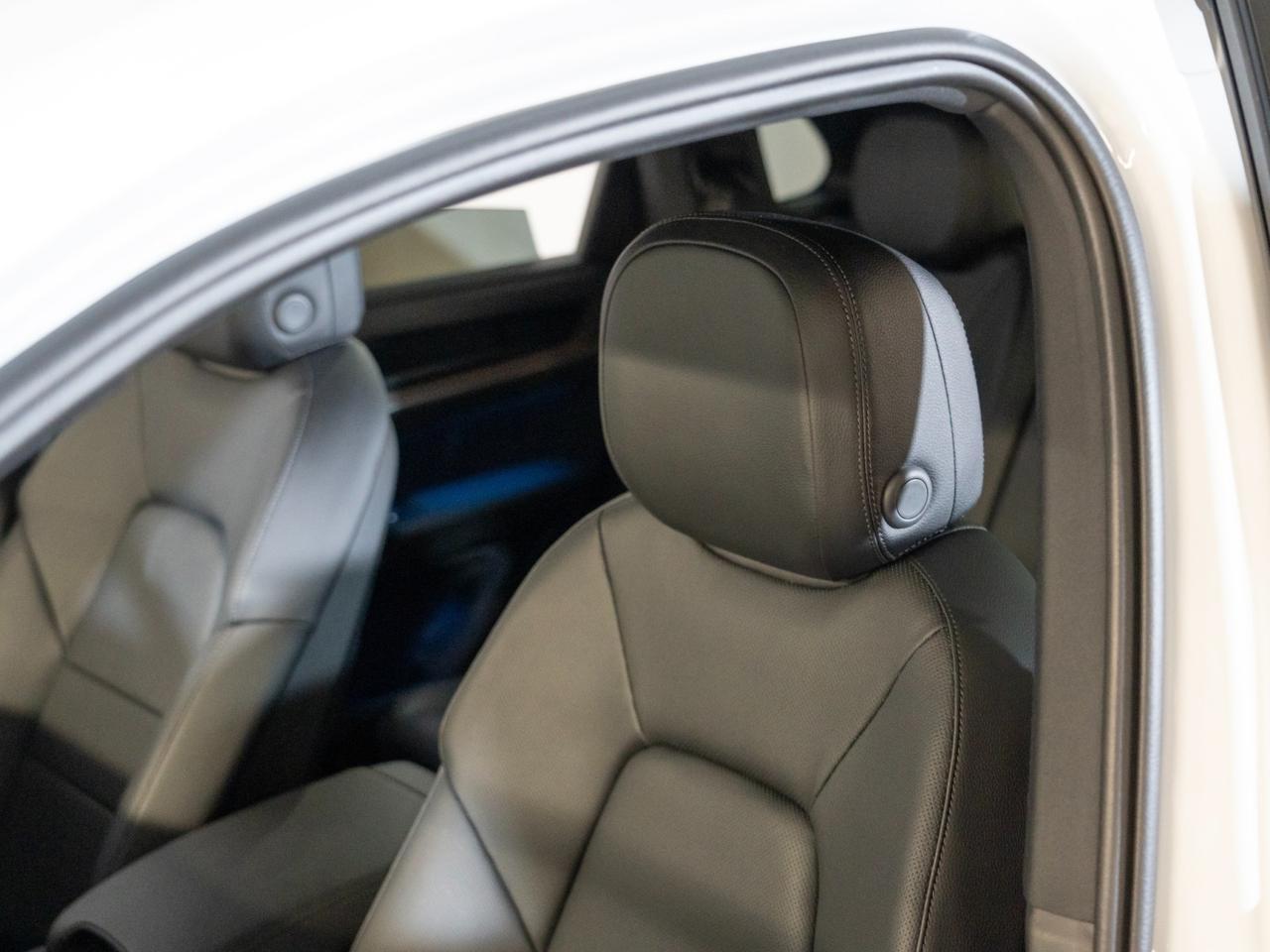 2026 Porsche Cayenne E-Hybrid Pompano Beach FL