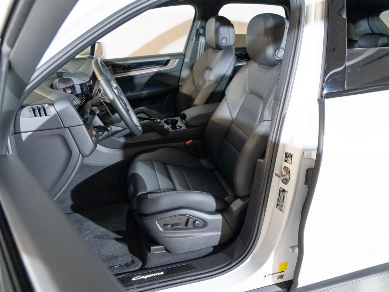 2026 Porsche Cayenne E-Hybrid Pompano Beach FL