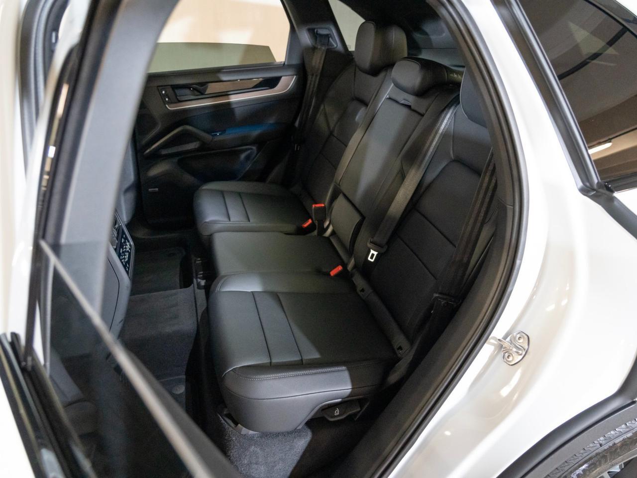 2026 Porsche Cayenne E-Hybrid Pompano Beach FL