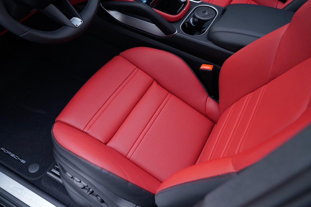 2026 Porsche Cayenne E-Hybrid Pompano Beach FL