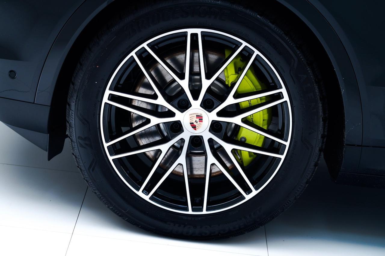 2026 Porsche Cayenne E-Hybrid Pompano Beach FL