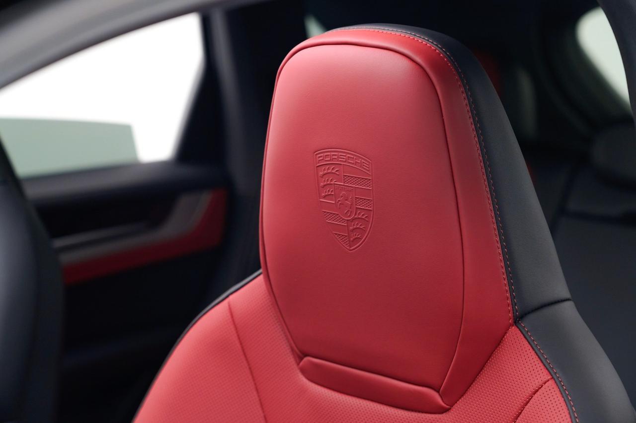 2026 Porsche Cayenne E-Hybrid Pompano Beach FL