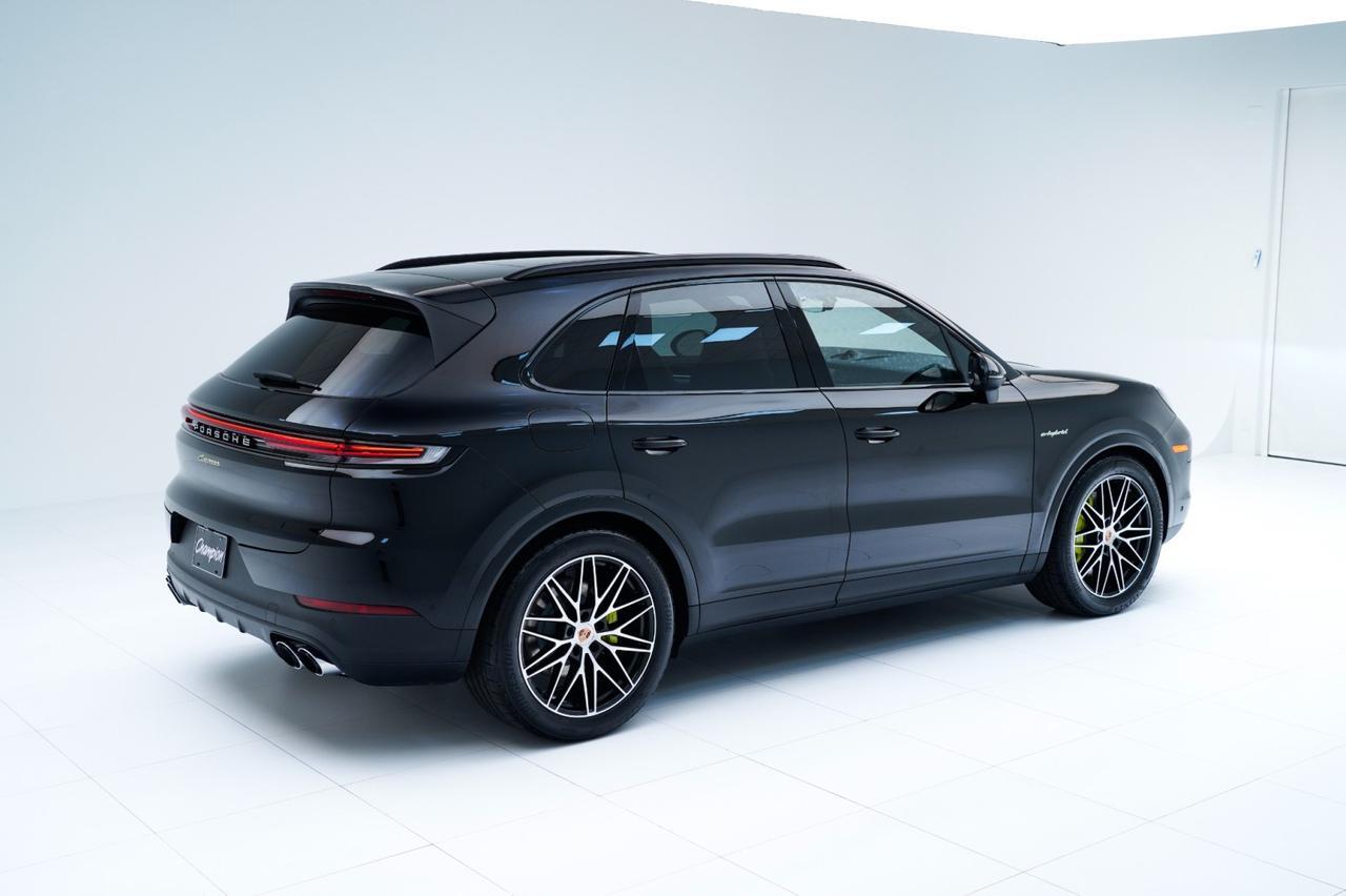 2026 Porsche Cayenne E-Hybrid Pompano Beach FL