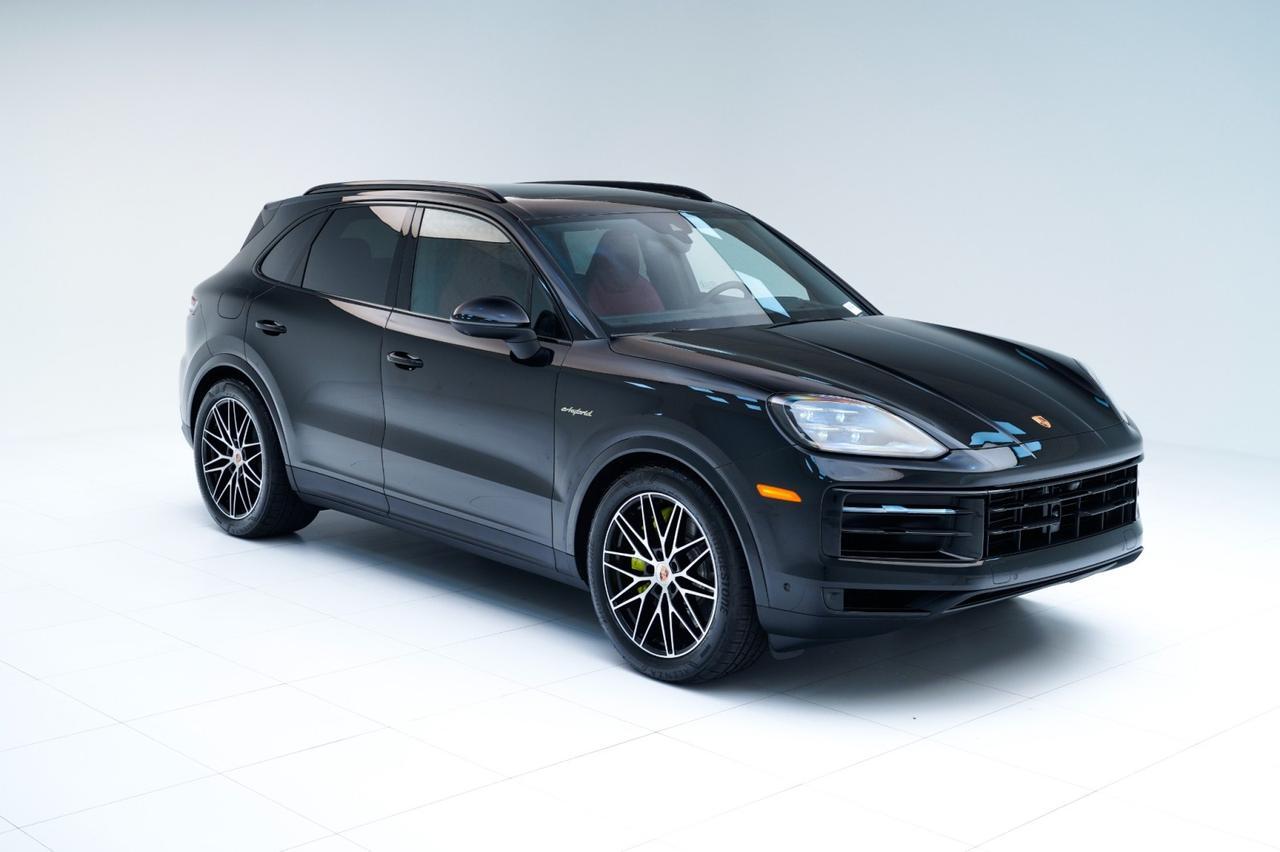2026 Porsche Cayenne E-Hybrid Pompano Beach FL