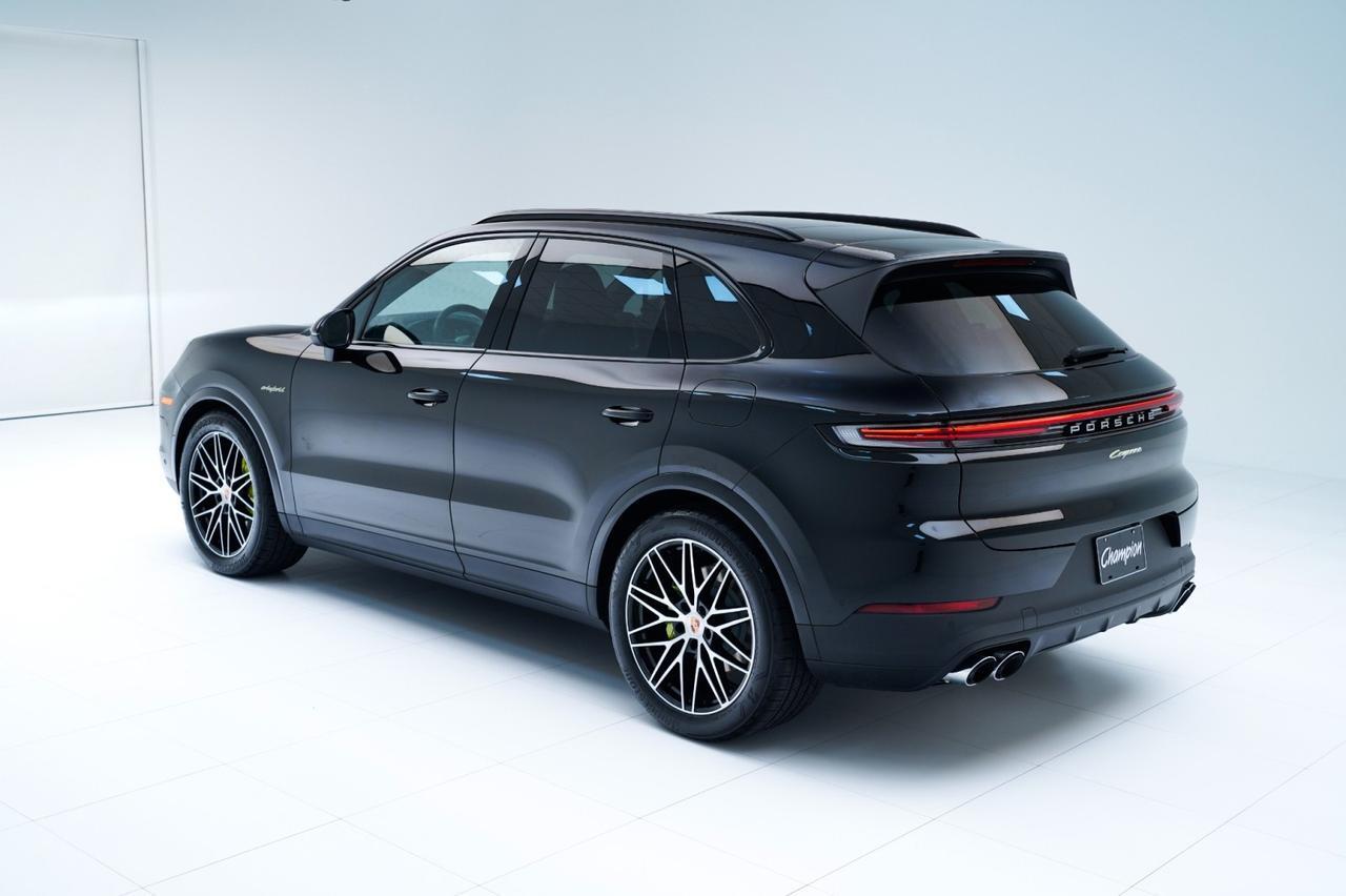 2026 Porsche Cayenne E-Hybrid Pompano Beach FL