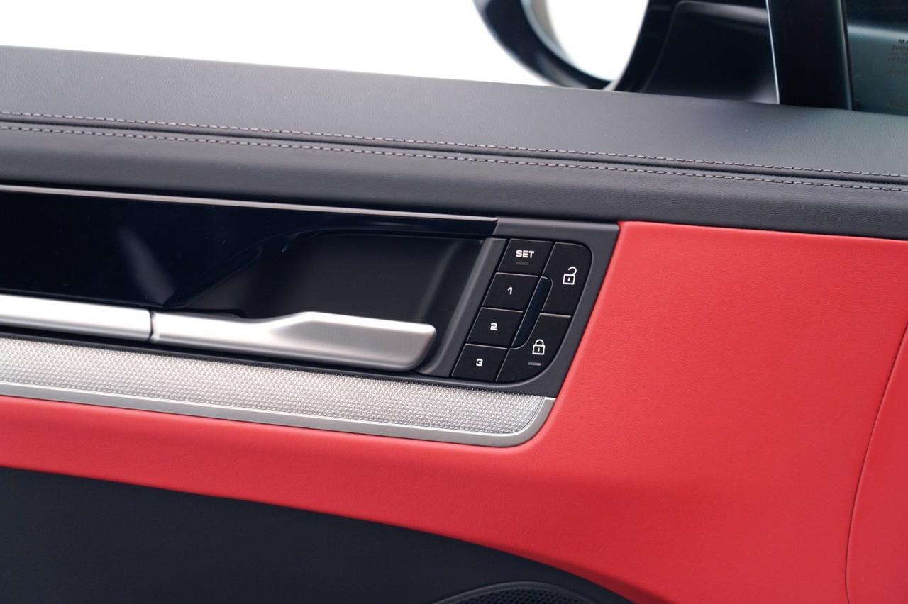 2026 Porsche Cayenne E-Hybrid Pompano Beach FL