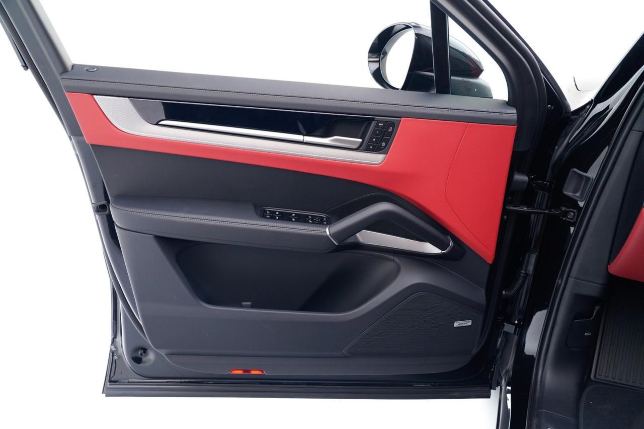 2026 Porsche Cayenne E-Hybrid Pompano Beach FL