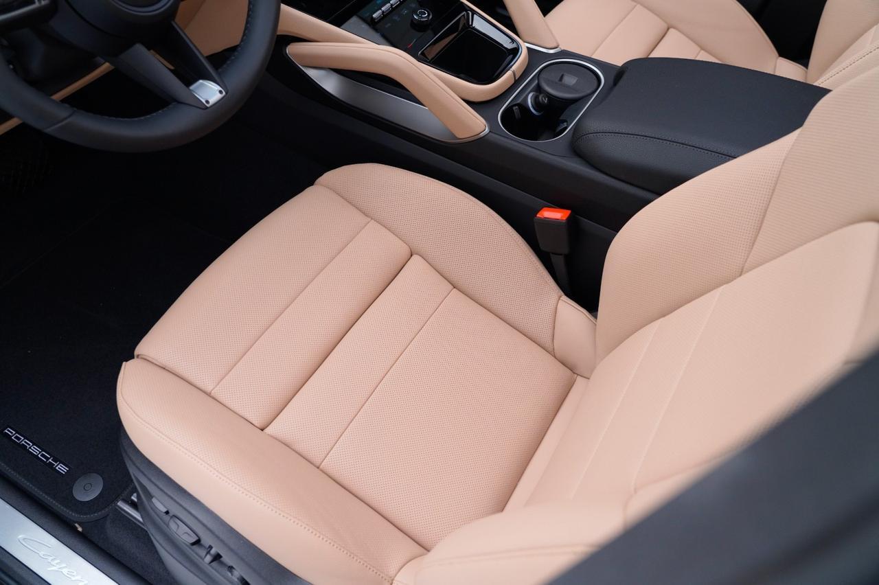 2026 Porsche Cayenne E-Hybrid Pompano Beach FL