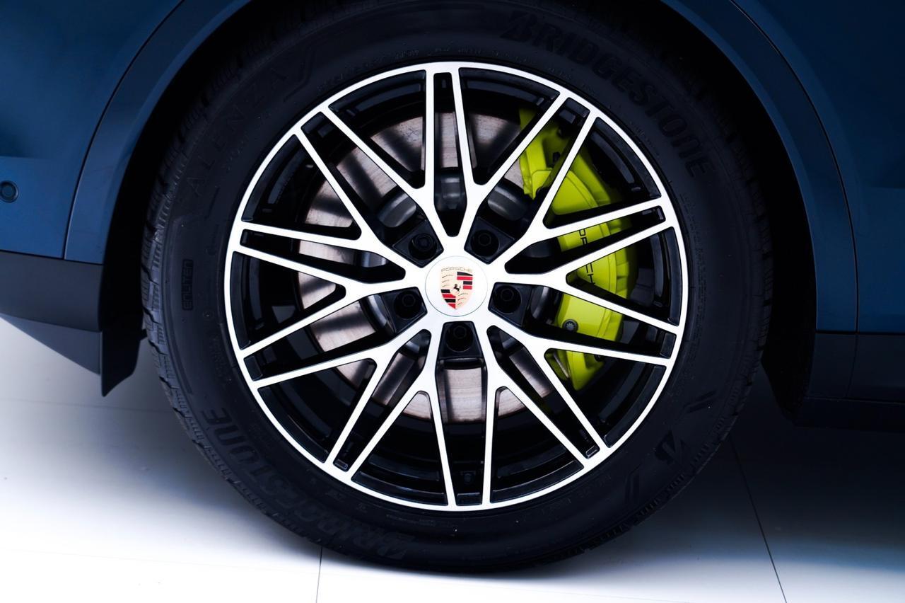 2026 Porsche Cayenne E-Hybrid Pompano Beach FL