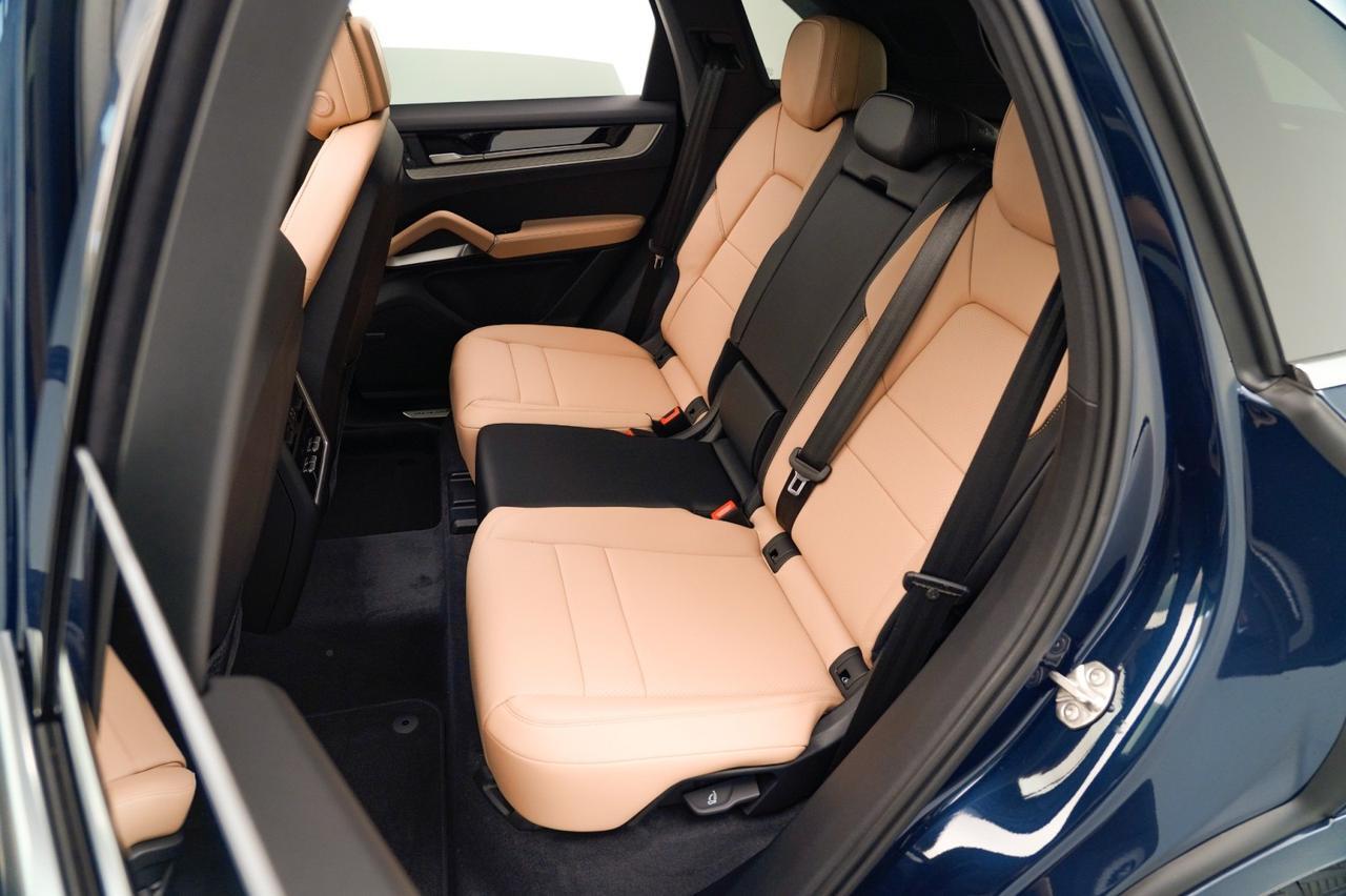 2026 Porsche Cayenne E-Hybrid Pompano Beach FL