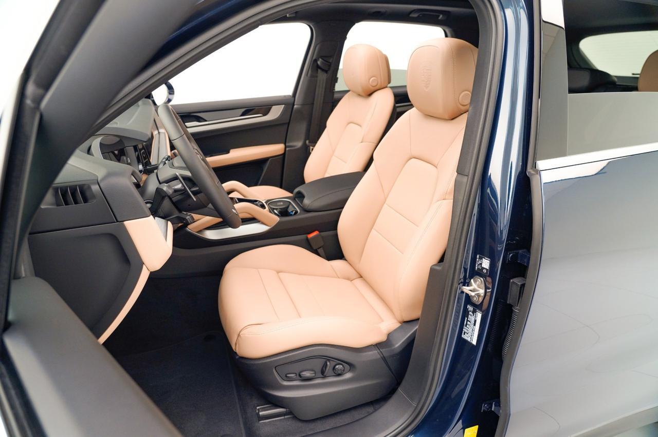 2026 Porsche Cayenne E-Hybrid Pompano Beach FL