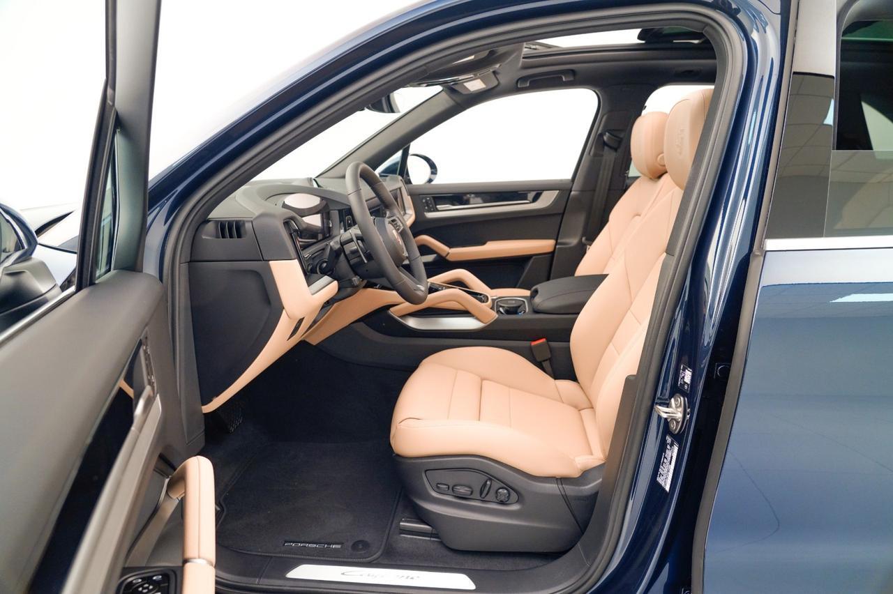 2026 Porsche Cayenne E-Hybrid Pompano Beach FL