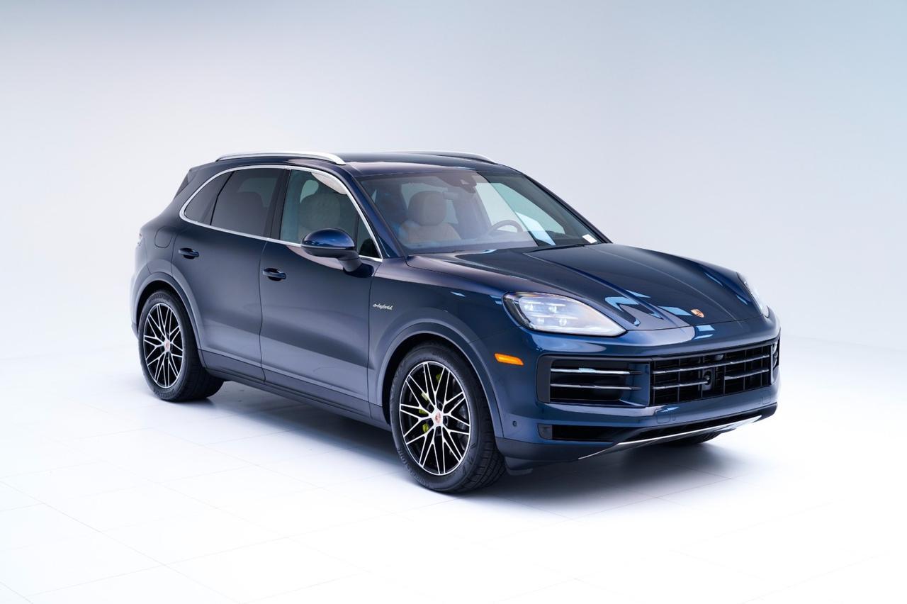 2026 Porsche Cayenne E-Hybrid Pompano Beach FL