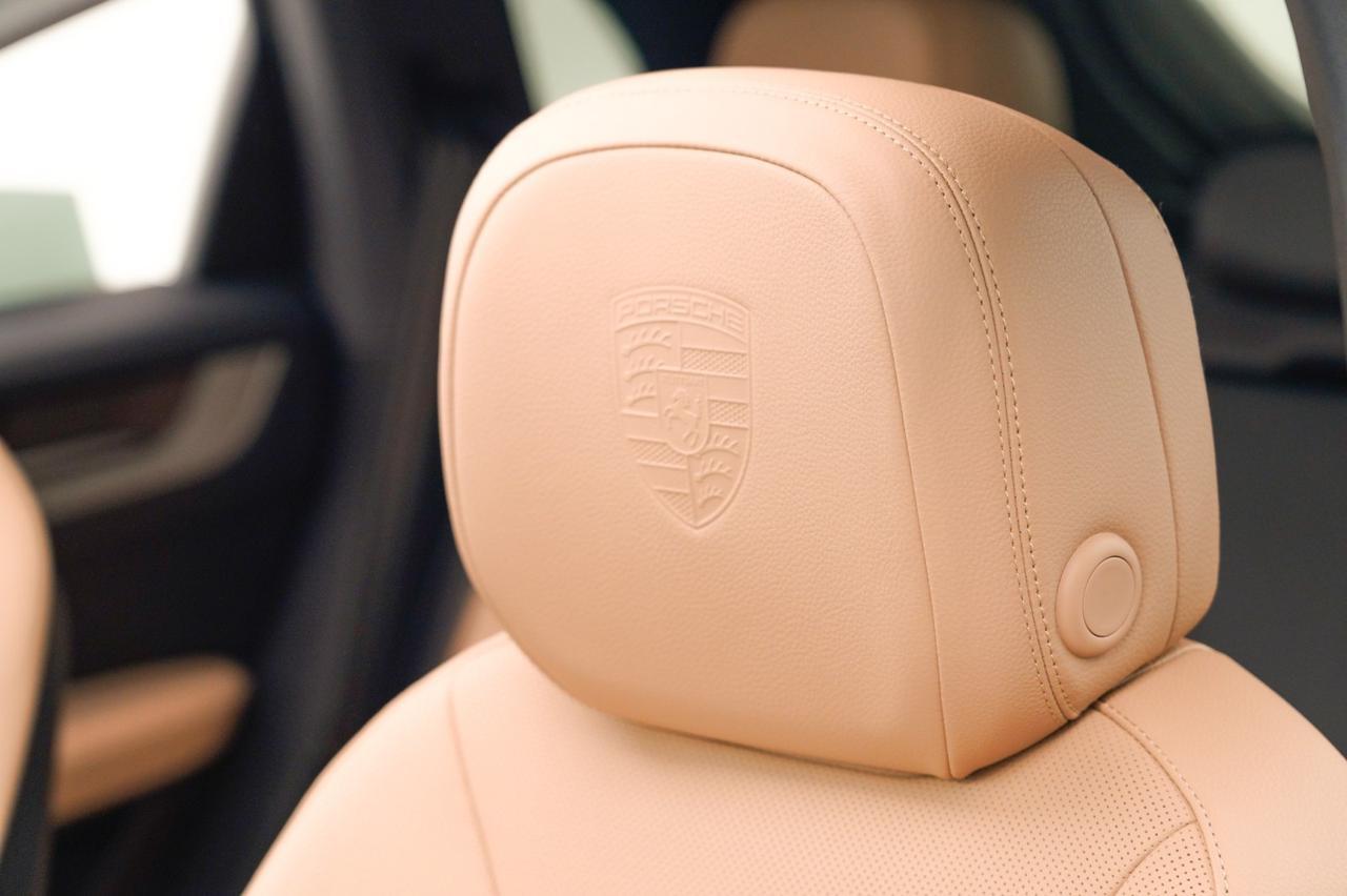 2026 Porsche Cayenne E-Hybrid Pompano Beach FL