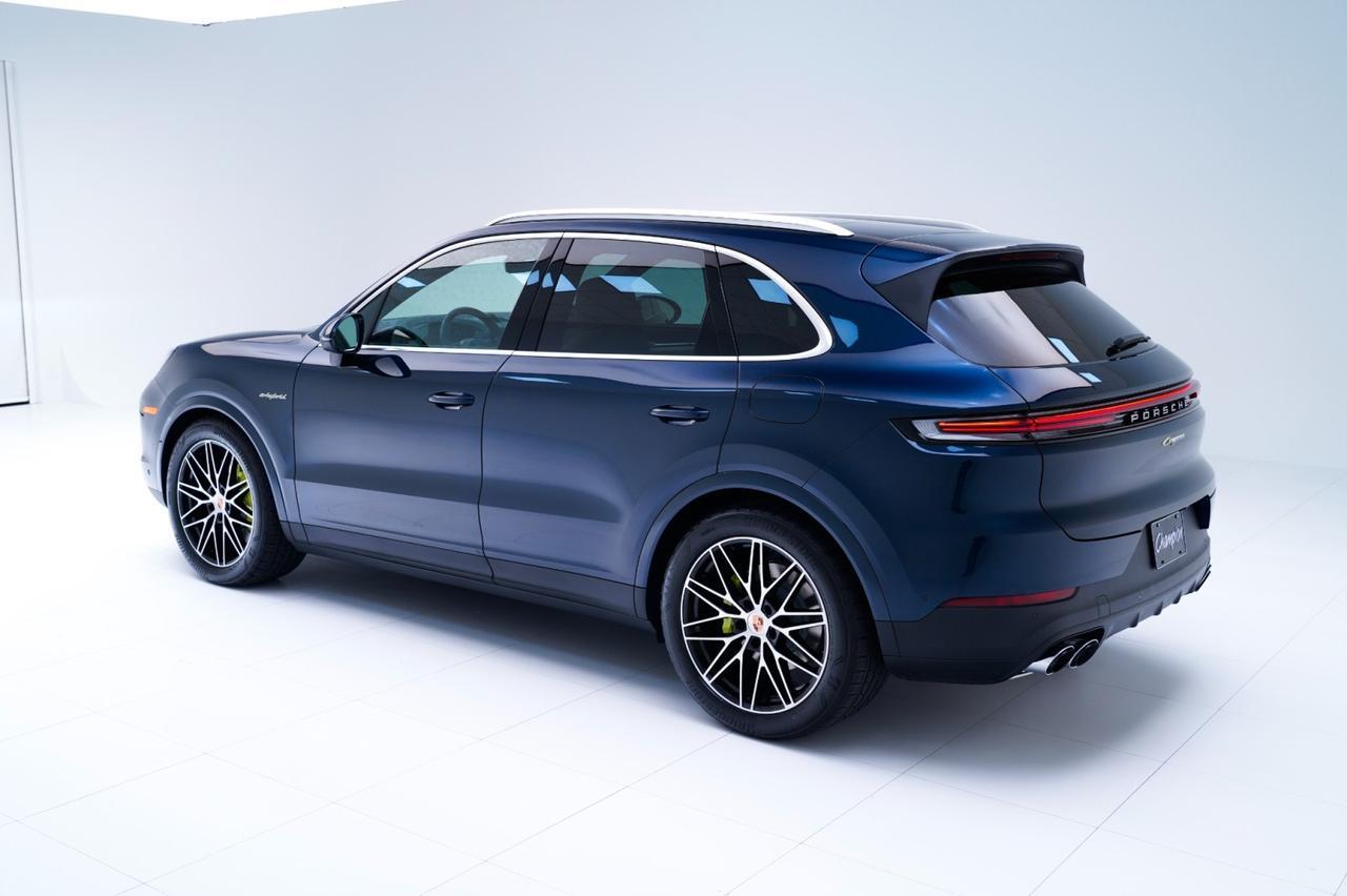 2026 Porsche Cayenne E-Hybrid Pompano Beach FL