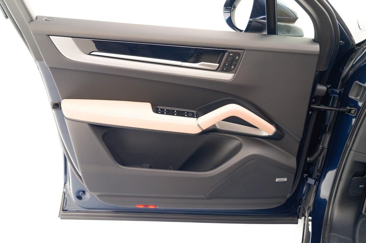 2026 Porsche Cayenne E-Hybrid Pompano Beach FL