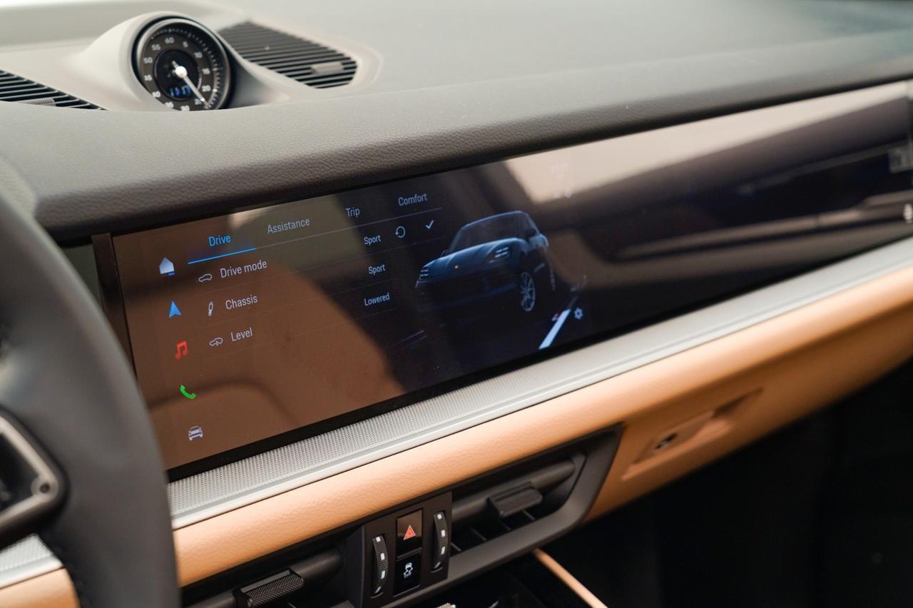 2026 Porsche Cayenne E-Hybrid Pompano Beach FL