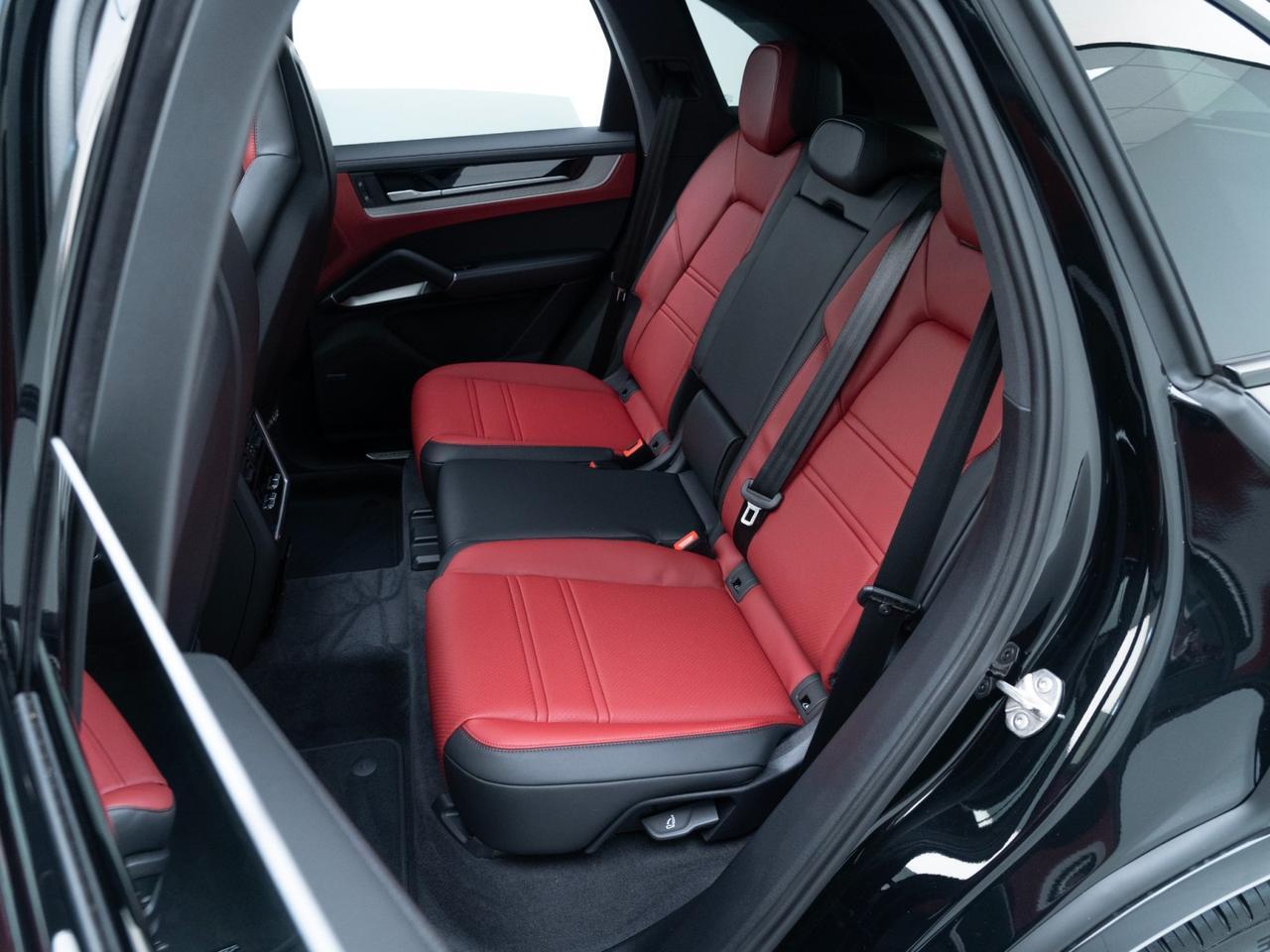 2026 Porsche Cayenne E-Hybrid Pompano Beach FL