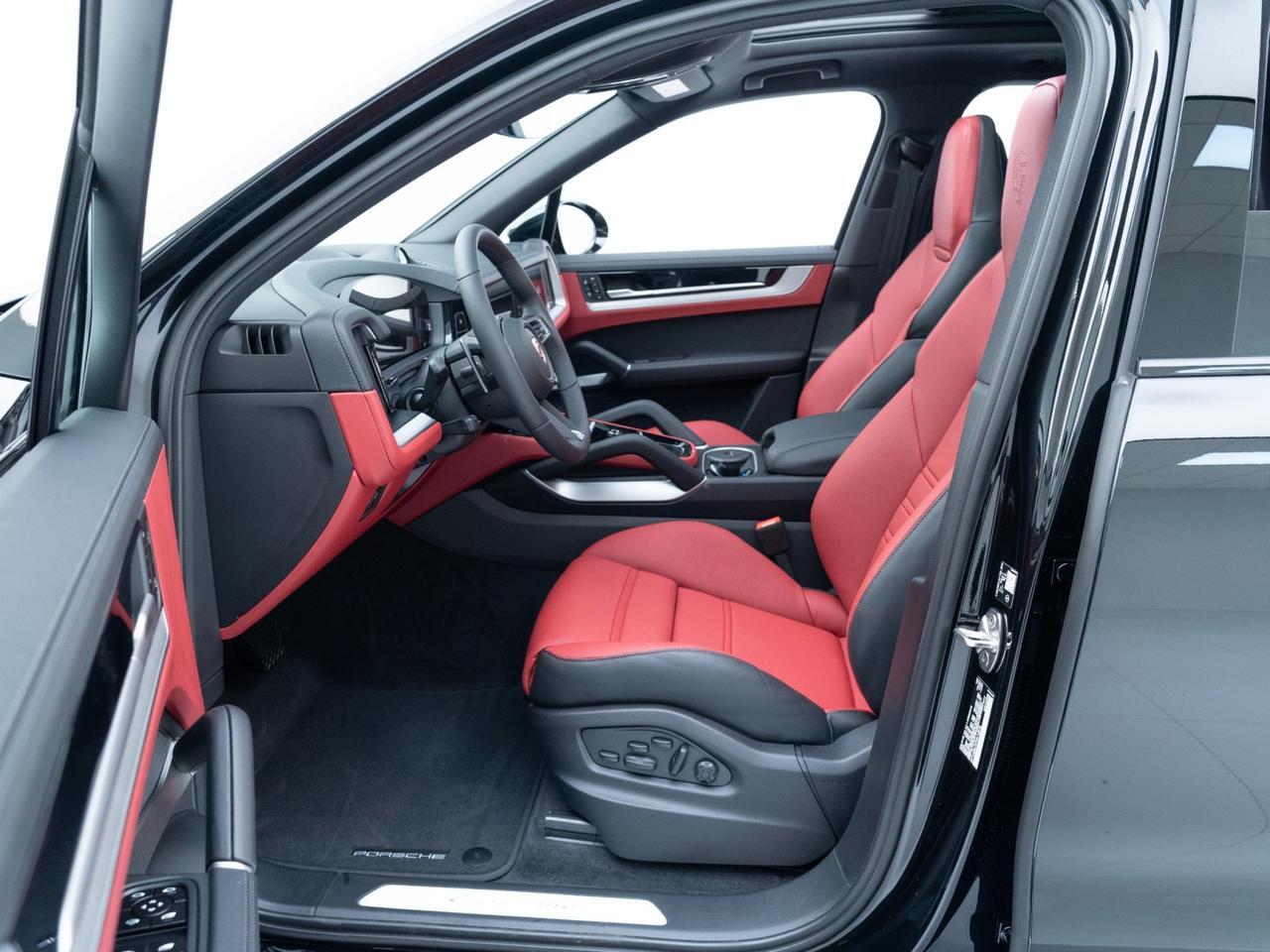 2026 Porsche Cayenne E-Hybrid Pompano Beach FL