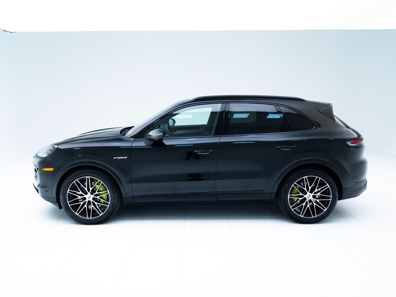 2026 Porsche Cayenne E-Hybrid Pompano Beach FL