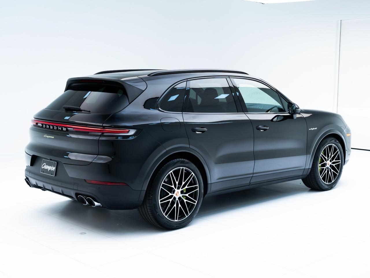 2026 Porsche Cayenne E-Hybrid Pompano Beach FL