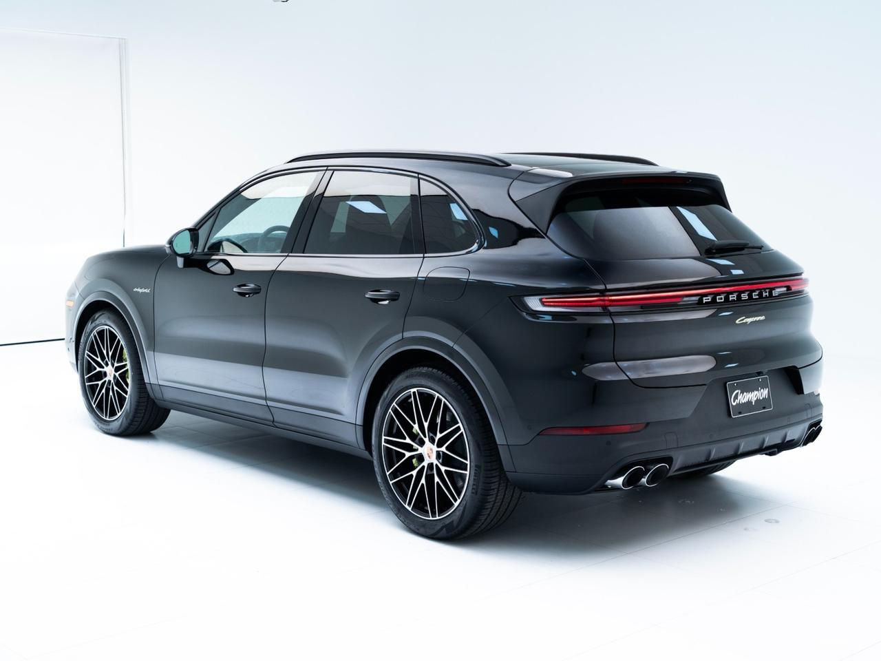 2026 Porsche Cayenne E-Hybrid Pompano Beach FL
