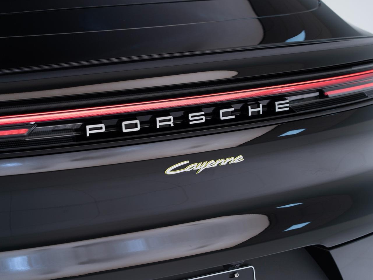 2026 Porsche Cayenne E-Hybrid Pompano Beach FL