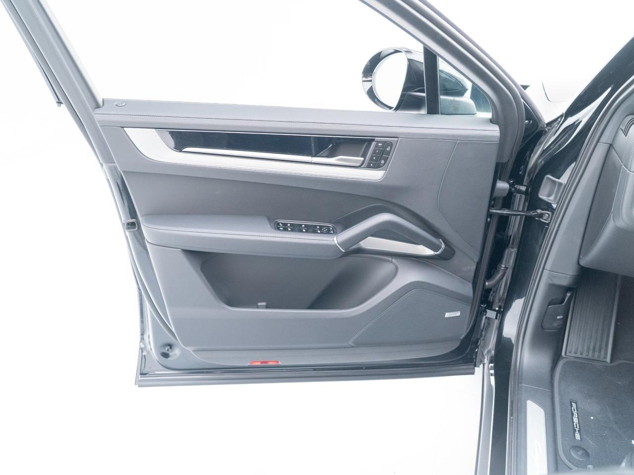 2026 Porsche Cayenne E-Hybrid Pompano Beach FL