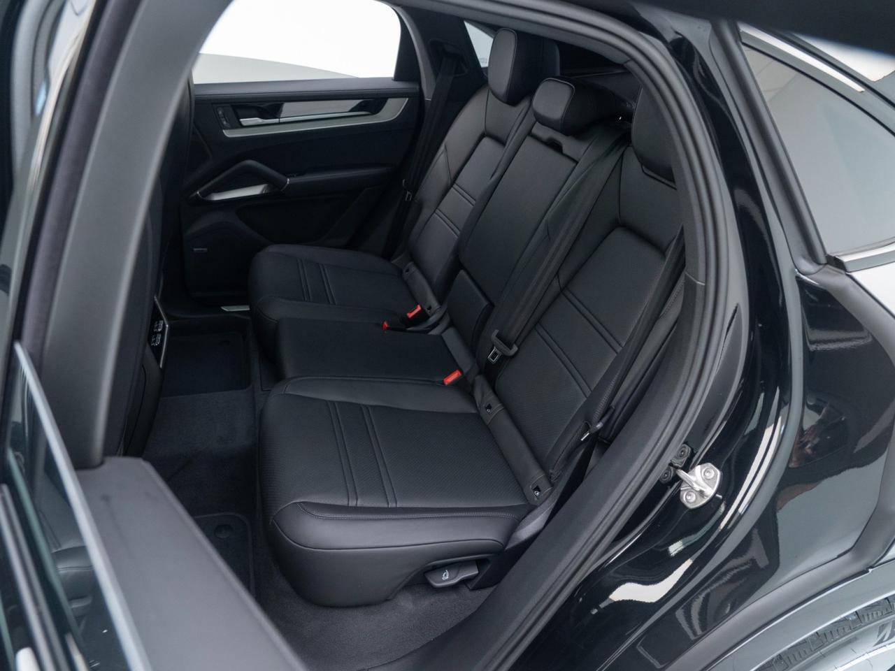 2026 Porsche Cayenne E-Hybrid Pompano Beach FL